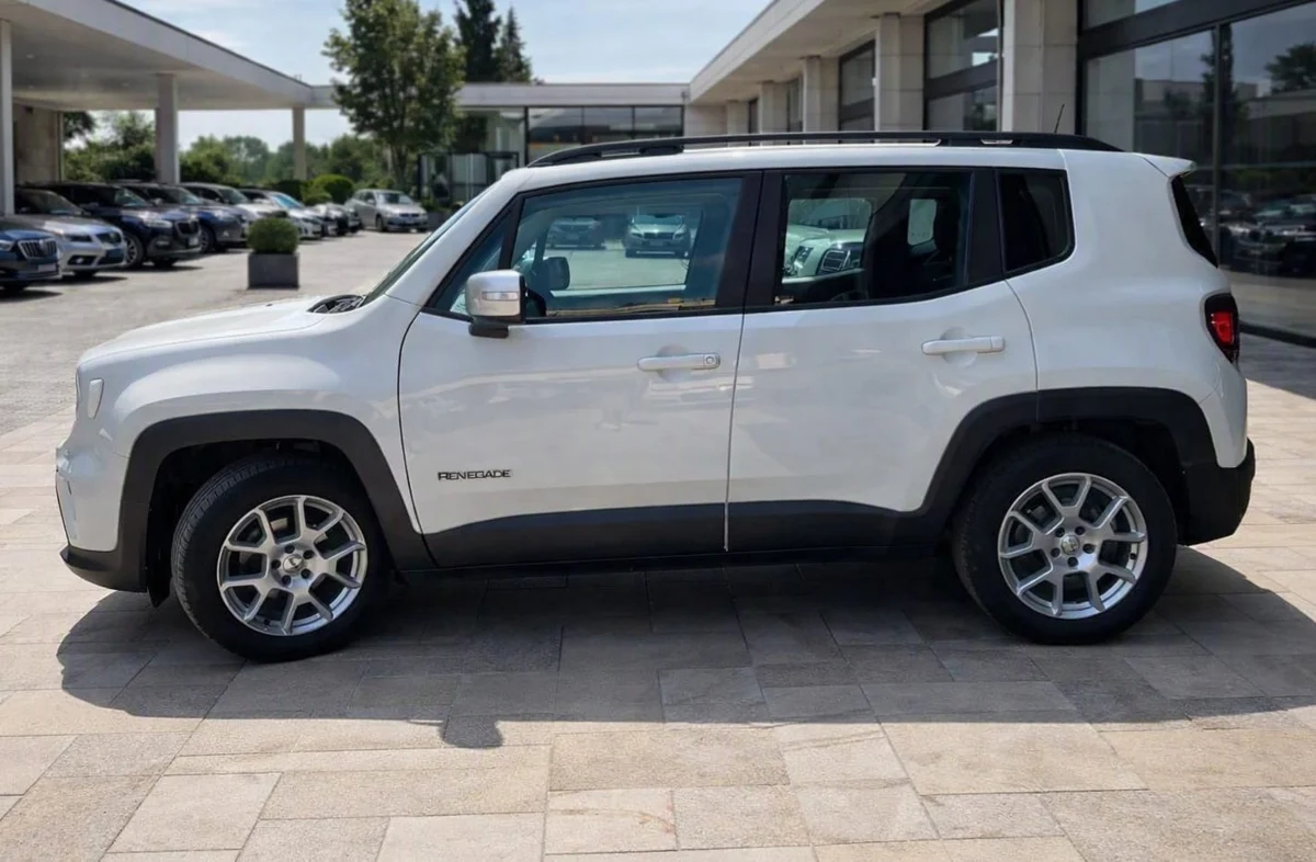 Jeep Renegade — foto 6