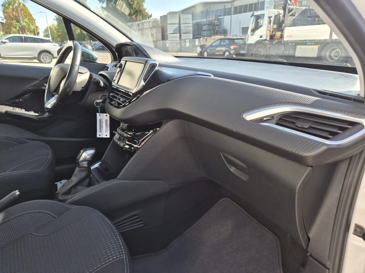 Peugeot 208 – fotografia 6